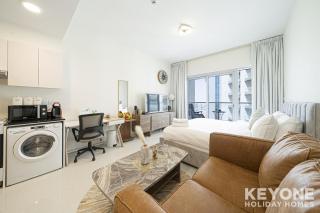 Viridis Residence Cozy Studio Living - 2