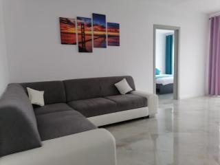 Aqua West Apartment free parking- self check-in - Oradea - 0