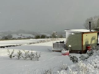 Cuddles & Bubbles Cozy Cabin with jacuzzi spa hot tub - 2