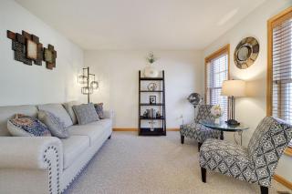 Luxury Spacious Home with some FREE Amenities and Activities! - - 6