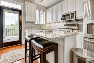 Historic Painted Lady Victorian Home - Cincinnati - 3