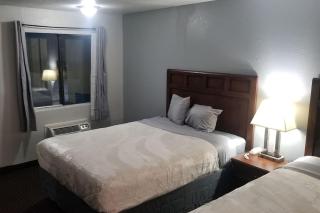 Hotel 2 Queen Beds Hotel Room 220 Booking - Stillwater - 3