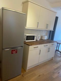 Room in Gloucester Road 4 - 1