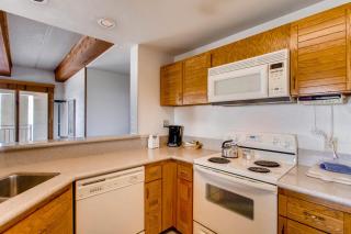 Large 2 Br With Open Floorplan Condo - 5