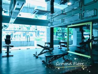Palazio Mount Austin studio with Balcony 4 plus 1pax with TV box 5mins AEON 3a06 - 2
