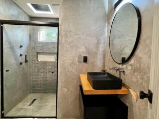 Cozy Modern Apartment with Pool in Golf Course Resort - 3