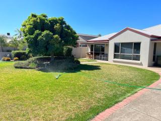 Lakefront Beauty ! Pet friendly - 3