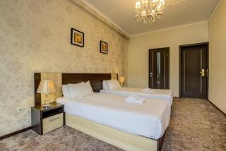 Hotel Touristan Bishkek - Bisjkek - 3