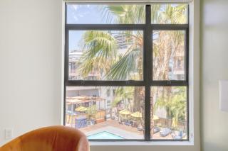 Hollywood 1BR w Gym Pool BBQ nr Metro LAX-840 - 6