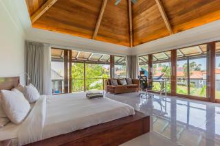 Tropical 5 BR Villa in the heart of Canggu - 1