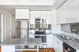 Downtown Bellevue 2BR w Gym WD nr shops SEA-115 - 5