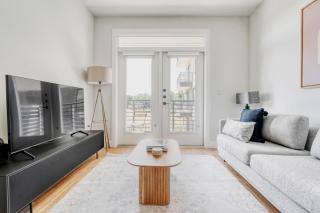 East Austin 1br w gym pool wd nr shops ATX-70 - 0