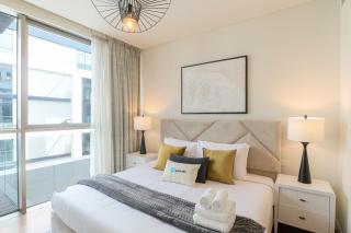 HiGuests - Charming Retreat in CityWalk With Balcony and Pool - Dubai - 7