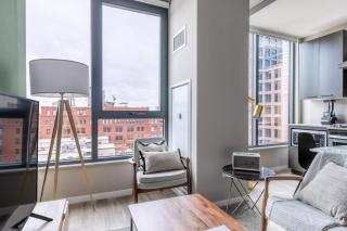 W Loop Studio w Gym Pool nr Restaurant Row CHI-234 - 8