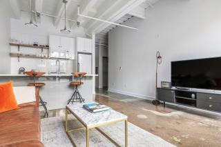 Uptown 1BR w Gym Rooftop Pool 2 blocks to L CHI-380 - 8
