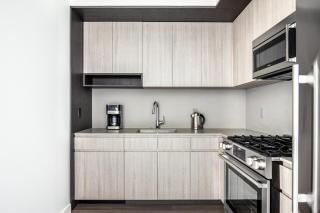 S Loop 1BR w Pool Lounge nr CTA Trains CHI-353 - 6