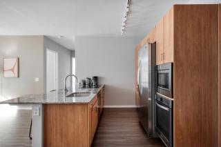 Streeterville 2br w pool gym nr Riverwalk CHI-881 - 3