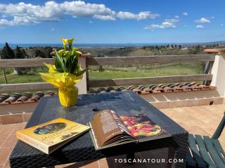 Podere Morena with sea view, private terrace by ToscanaTour Greg - 9