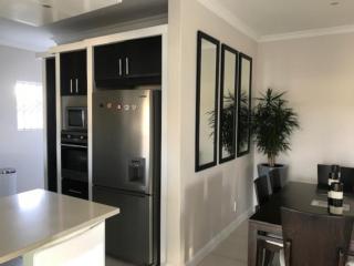 Amani Luxe Villa - 5