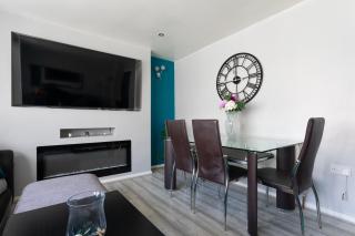 Red Lodge Stays - LS8 - close to city center and amenities - private parking - contractor welcome - 7