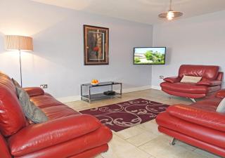 Coach House - 5