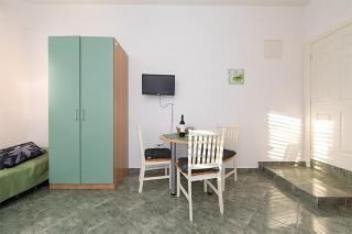 Studio apartment in Tucepi with air conditioning, WiFi, washing machine 202-2 - 2