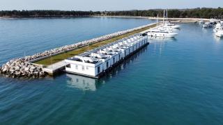 The Sea Lodges Novigrad - Bootshaus Floating Sea House - Novigrad - 0