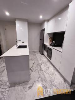 Black & White Delight - 2bd 2bth Apt - Braddon - 7