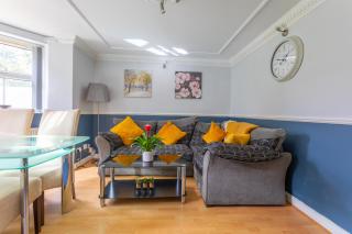 West Hill Stays Chapel Alleton LS7 - 3 bed Sleeps 5 - close to City Center - free parking - contractor welcome - 9