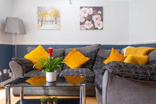 West Hill Stays Chapel Alleton LS7 - 3 bed Sleeps 5 - close to City Center - free parking - contractor welcome - 7