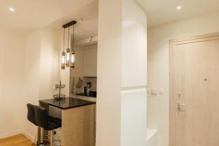 Luxury AMAAA Apartment - Bar - 9
