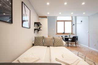 S11 - Stylish Prime,Location, by BQA - Budapest - 1