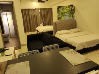 HB1516- Two queen bed-Wifi-Netflix- Parking- Cyberjaya, 3056 - 0