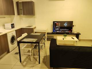 HB1516- Two queen bed-Wifi-Netflix- Parking- Cyberjaya, 3056 - 1