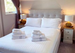 Yare View Holiday Cottages - Brundall - 1
