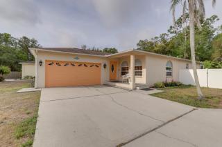 Coastal Getaway w/ Pool: 6 Mi to St Pete Beach! - 9