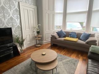 Lovely main door 2 bed apartment - Edimburgo - 6