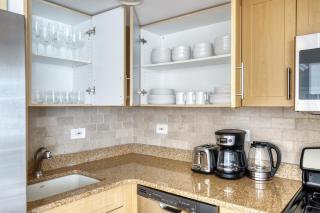 Lenox Hill 2br w elevator doorman NYC-1011 - New York - 4