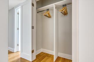 Lenox Hill 2br w elevator doorman NYC-1011 - New York - 1