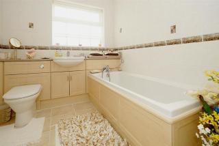 Marie-Lyn - Penrhyn Bay - 5