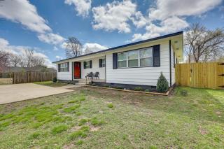 Home Grassy Yard, Walk to Bentonville Square - Bentonville - 8