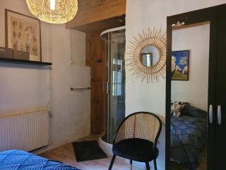 LA CHAMBRE DU CANTOU - 9