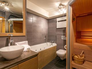 Appartement de standing avec sauna au cœur de Val-d'Isère - FR-1-694-48 - 1