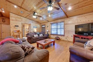 Broken Bow Cabin with Hot Tub and Covered Deck! - Stephens Gap - 7