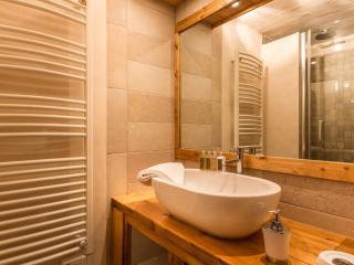 Duplex 3 Pièces avec Cheminée, Terrasse et Proche Pistes et Commerces à Val-d'Isère - FR-1-694-217 - 1