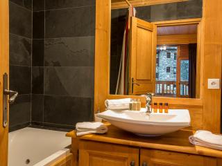 Appartement élégant 3 pièces cabine avec wifi, skis aux pieds, en résidence de standing à Val-d'Isère - FR-1-694-218 - Val-d’Isère - 3