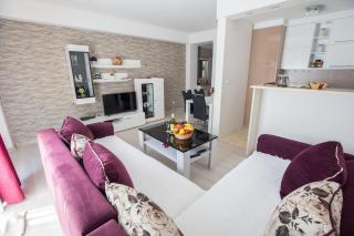 Modern 2-Bedroom Coastal Luxury - Petrovac na Moru - 0