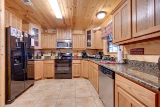 Broken Bow Cabin with Hot Tub and Deck - 4 Mi to Lake! - Broken Bow - 3
