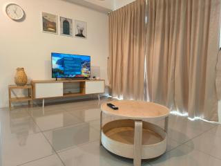 New Georgetown Tropical Macalister 218 Homestay 9pax to11pax HENG - George Town - 3