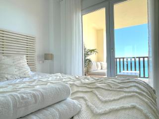 Stunning direct sea views 2 bed apartment at Balcon de Benamádena by Solrentspain Stays - 9